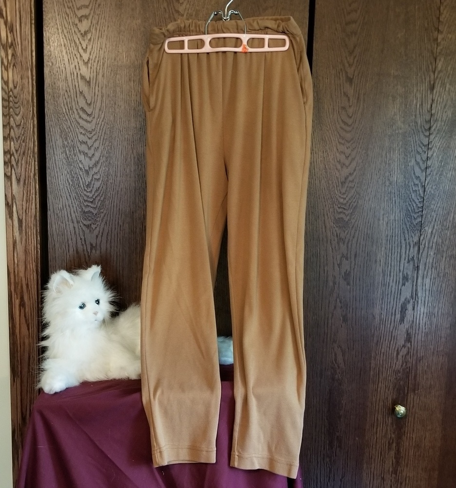 Forenza lite brown knit pants